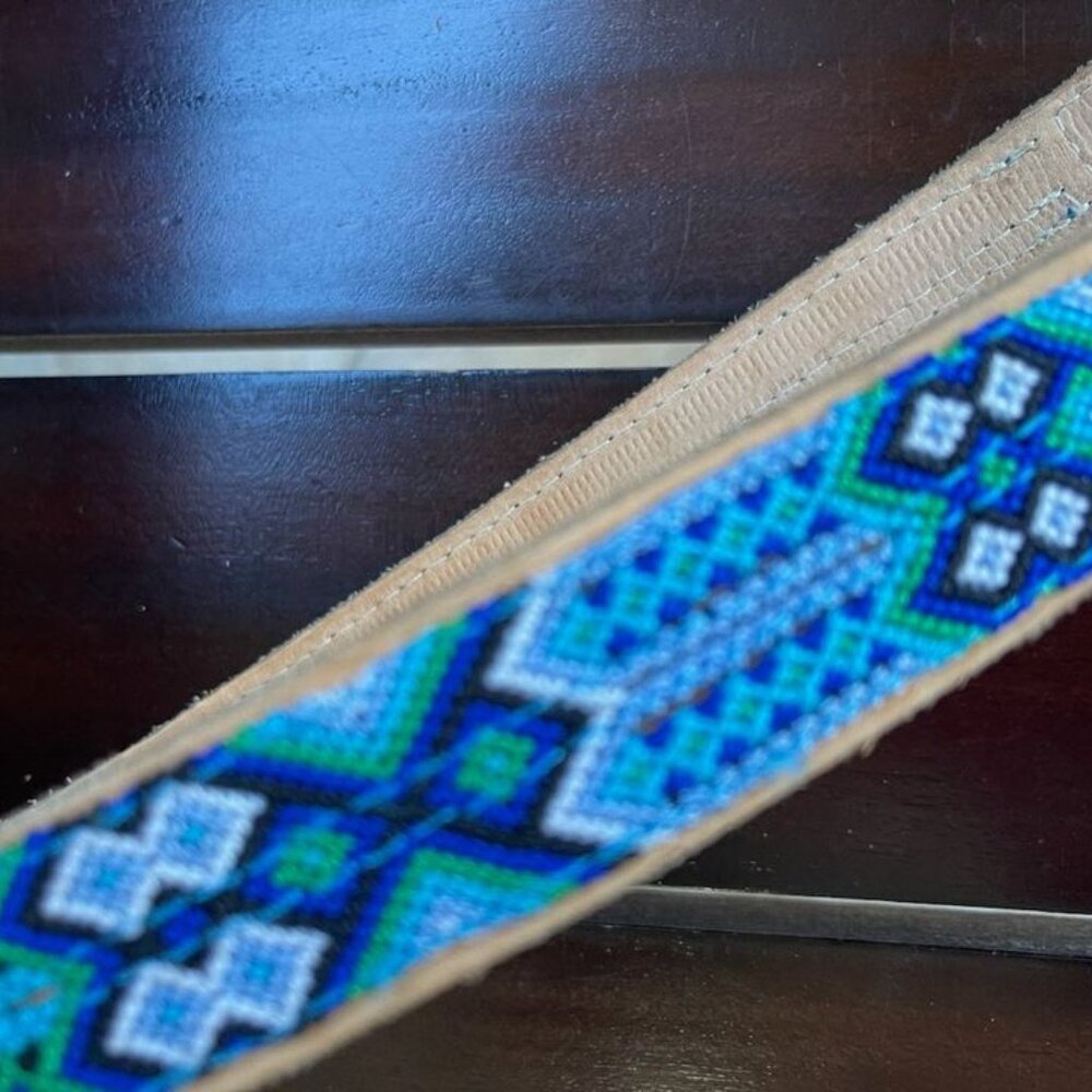 BEAUTIFUL CONSUELA WRISTLET STRAP - Picture 2 of 3